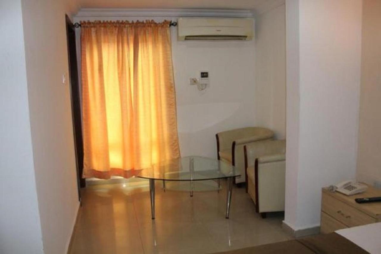 Theodawn Hotels @ Suite 29 Ikeja Exterior foto